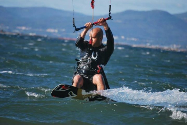  kitesurf professionale sulla manica 